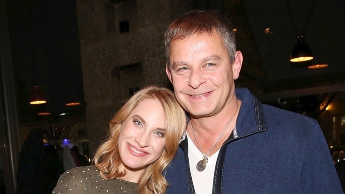 Režisérovi Filipovi Renčovi sa narodila dcérka. Dostala jedno z najobľúbenejších mien