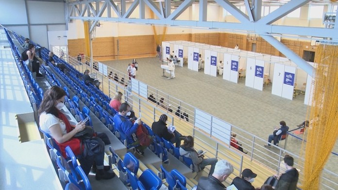 Ak budeme očkovať dnešným tempom, do leta nedostane vakcínu dosť ľudí