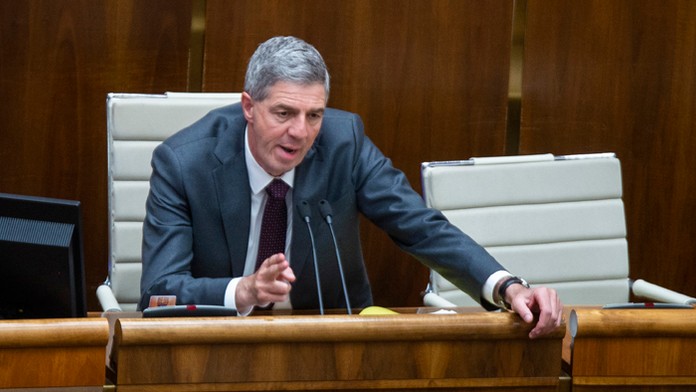 video-1558515622.mp4