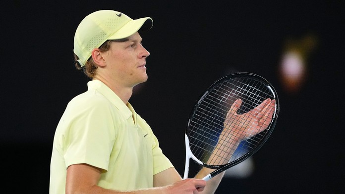 Australian Open: Obhajca triumfu pokračuje aj medzi mužmi. Sinner nedopustil prekvapenie