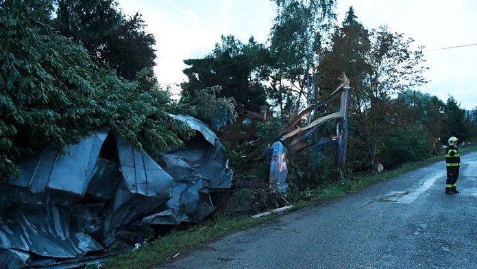 Obcou Petkovce v okrese Vranov nad Topľou sa vo štvrtok večer 5. augusta 2021 prehnalo tornádo