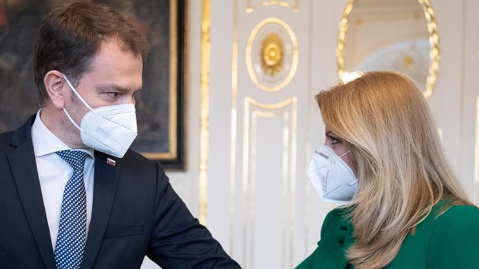 Premiér Igor Matovič s prezidentkou Zuzanou Čaputovou pred spoločným rokovaním.