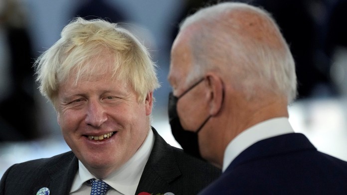 Boris Johnson a Joe Biden.