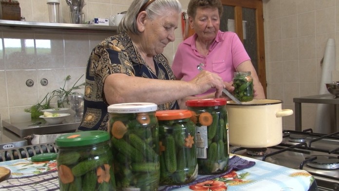 Gazdinky zavárajú uhorky