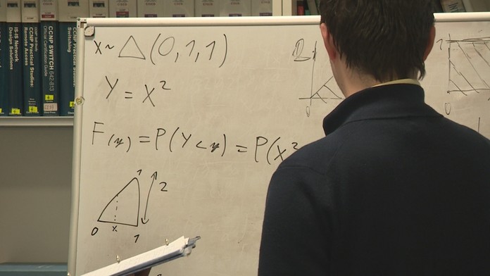 Na miestach, kde to nečakali ich prekvapila zľadovatená cesta. 