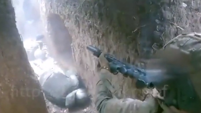 VIDEO: Ukrajinci zverejnili zábery ako z videohry Counter Strike. S tým rozdielom, že zomierali skutoční vojaci