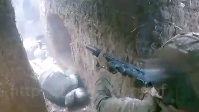 VIDEO: Ukrajinci zverejnili zábery ako z videohry Counter Strike. S tým rozdielom, že zomierali skutoční vojaci