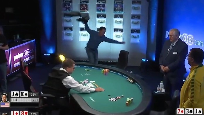 Američan Sang Liu sa radoval predčasne.