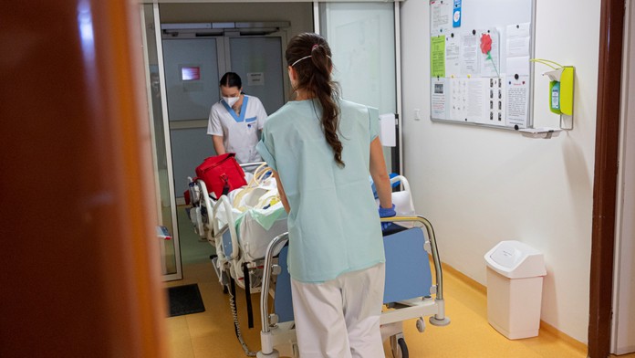 Končí sa povinná päťdňová izolácia pre covid