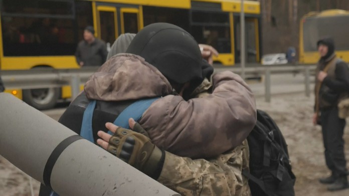 Život v Kyjeve sa nezastavil, ale zmenil. Ukrajinci sú na Rusov pripravení a odhodlaní zdolať aj dlhý konvoj