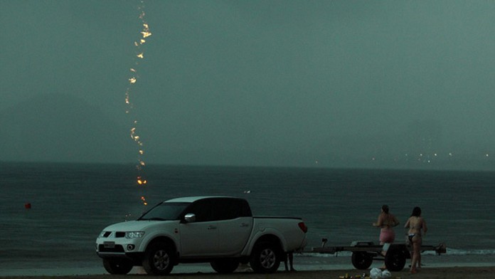 Ženu zasiahol blesk na pláži v Brazílii