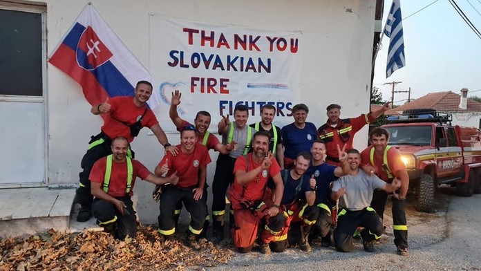 Slovenskí hasiči pomáhajúä v Grécku s lesnými požiarmi