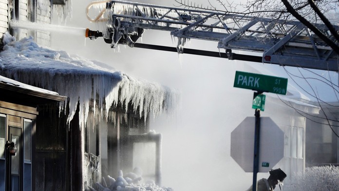 Polárny vortex v USA (Niagarské vodopády)