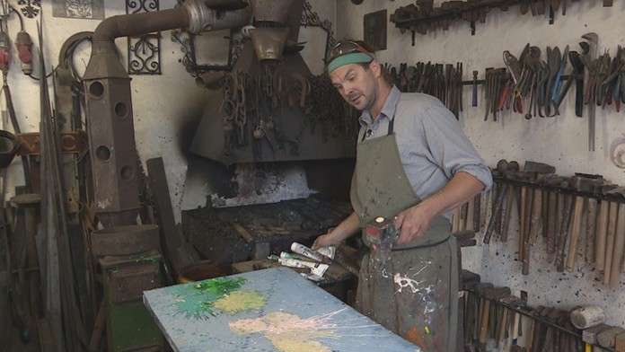 Umelecký kováč Michal Kačmár.