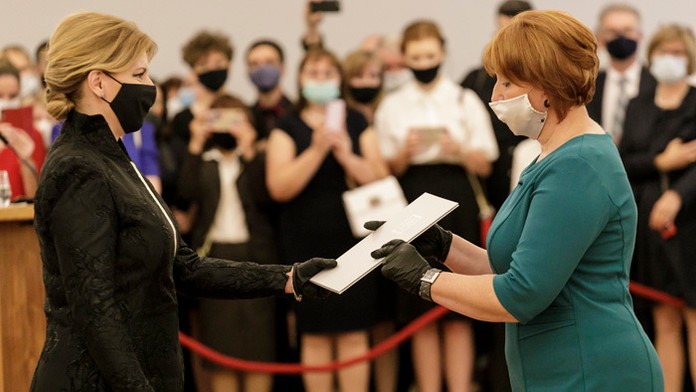 Prezidentka Zuzana Čaputová a nová profesorka v odbore sociálna práca Anna Bérešová.