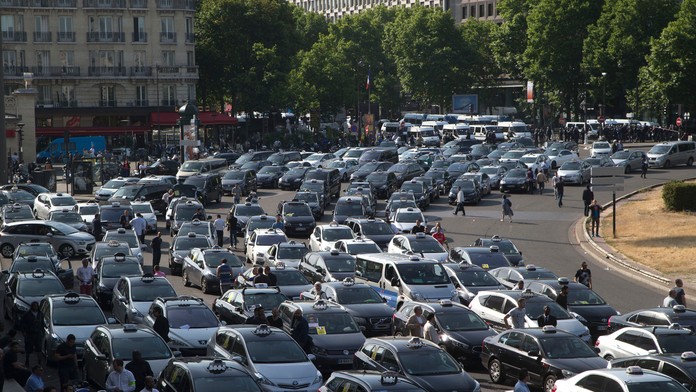 Francúzski taxikári vstúpili do celoštátneho štrajku