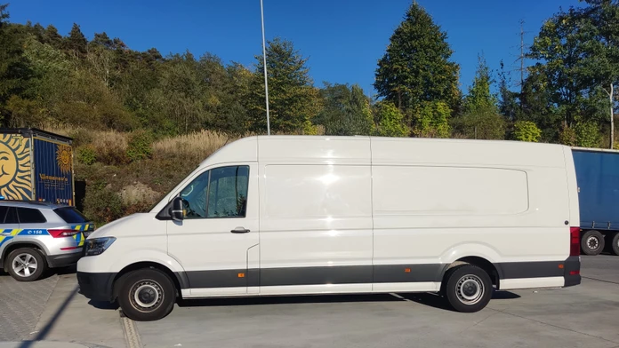 Dodávka, v ktorej muž migrantov prevážal