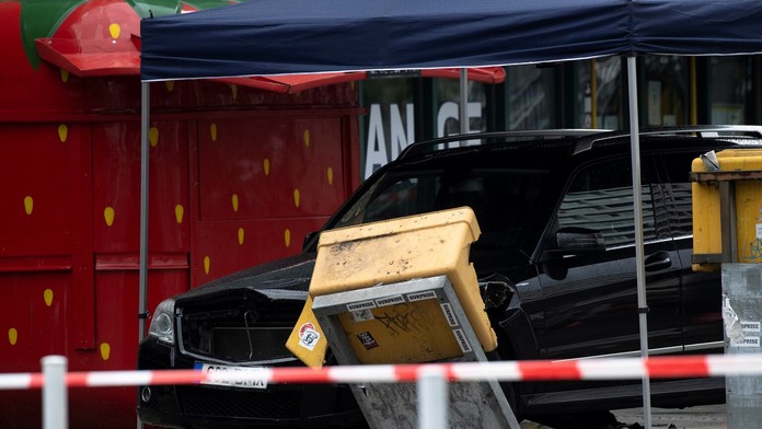 Özcan Deniz so synčekom