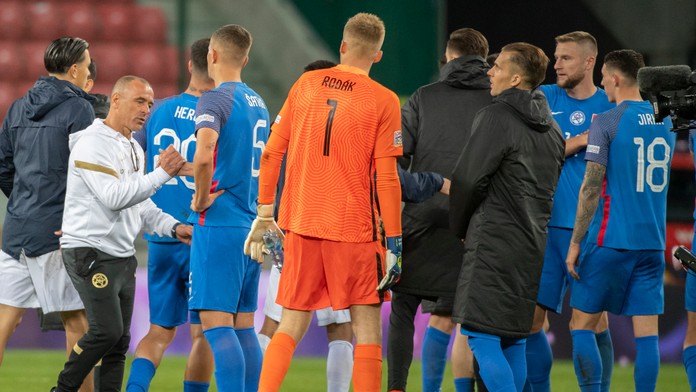 Slovenský futbal skĺzol do totálneho bahna: Ostrá kritika trénera Goffu