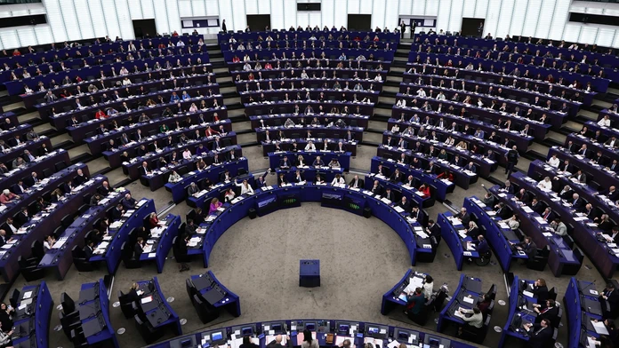 Európsky parlament schválil plán na ukončenie dovozu ruského plynu