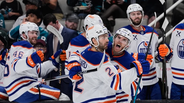 VIDEO: McDavid neprestáva udivovať, absenciu „parťáka“ zvláda. Piatimi bodmi vybavil zápas