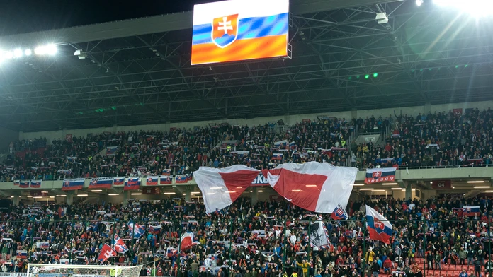 Slovenskí futbalisti oslavujú gól v kvalifikácii ME 2020.