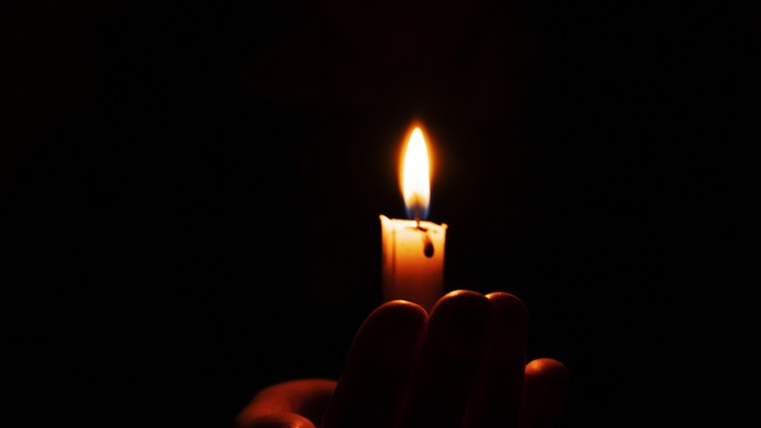 Čierna škvrna v ústach malej Belly.