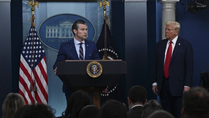 Ukrajinci vnímajú kroky Trumpa ako zradu. Kyjev aj Európa boli odsunutí na vedľajšiu koľaj