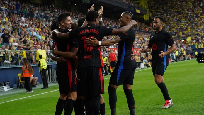 Lewandowski s Raphinhom režírovali triumf nad Villarrealom. Pre Ter Stegena sa však sezóna zrejme skončila