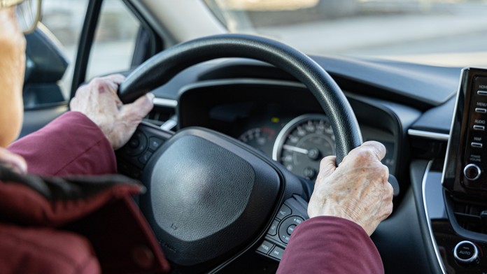 Má 103 rokov a stále bola schopná sadnúť si za volant, až kým ju nezastavili policajti. Auto plánuje vymeniť za bicykel