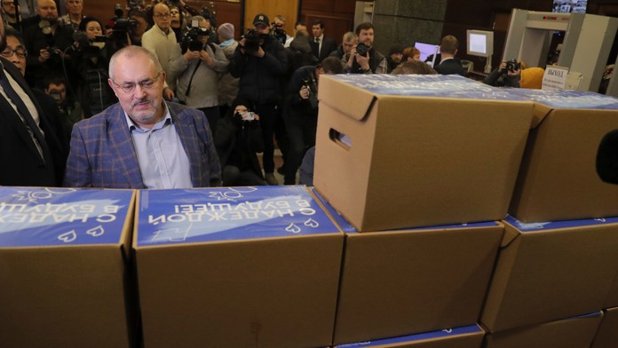 Ruská volebná komisia nepustí odporcu vojny Nadeždina k voľbám