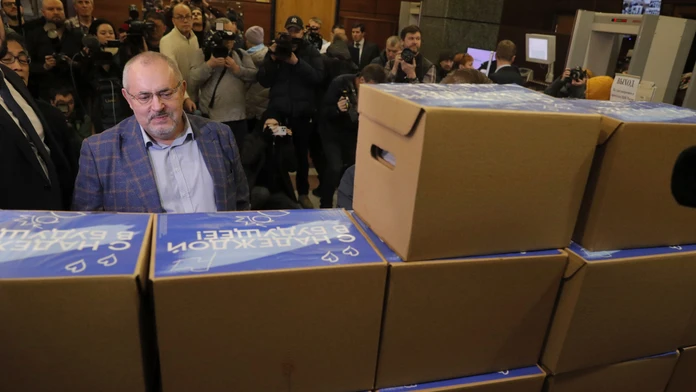 Ruská volebná komisia nepustí odporcu vojny Nadeždina k voľbám