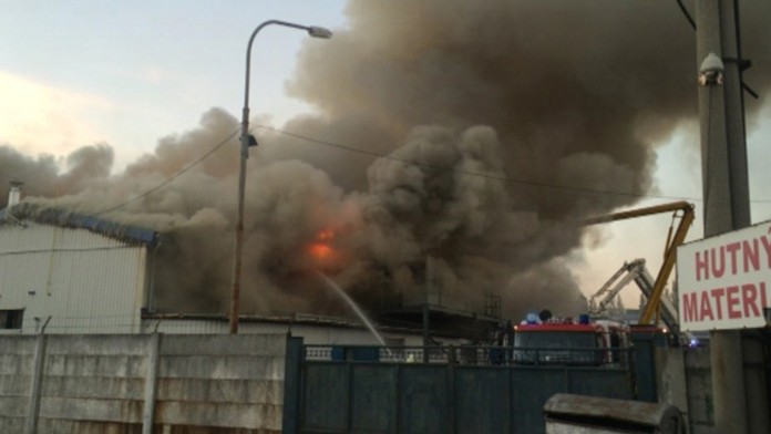 Požiar v lakovni v Galante.