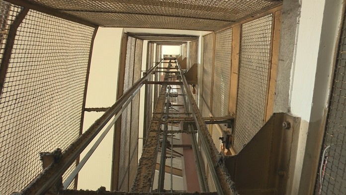 Šachta výťahu na Legionárskej ulici v Bratislave.