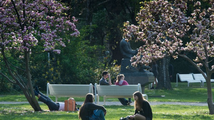 Prichádza letný čas: Noc zo soboty na nedeľu bude kratšia, hodinky si presunieme dopredu