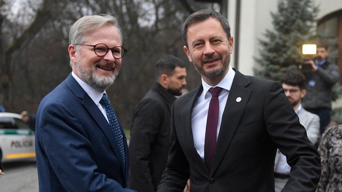 Premiér Eduard Heger a český premiér Petr Fiala.