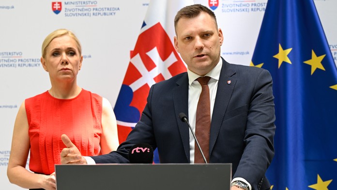 Minister životného prostredia Tomáš Taraba a ministerka hospodárstva Denisa Saková