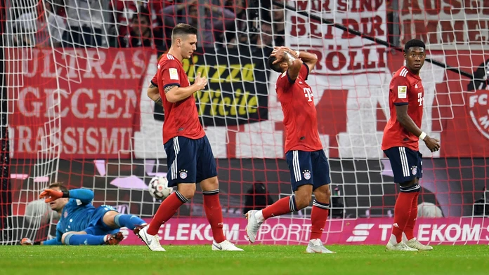 Sklamanie hráčov Bayernu po treťom inkasovanom góle.