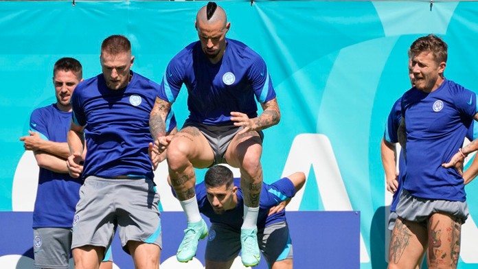 Slovenskí futbaloví reprezentanti na tréningu.