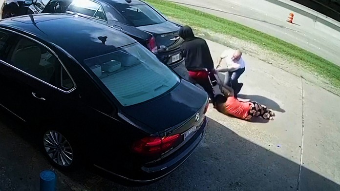 Lupiči napadli ženu s kabelkou plnou paňazí