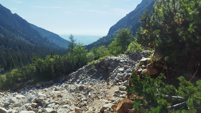 Pozor na túto trasu vo Vysokých Tatrách. Búrka poškodila turistický chodník