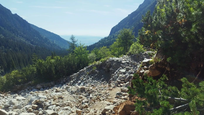 Pozor na túto trasu vo Vysokých Tatrách. Búrka poškodila turistický chodník