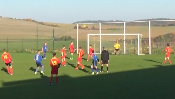 Dorastenecký duel TJ Sokol Hrabkov – TJ Slanské Ruská Nová Ves. 