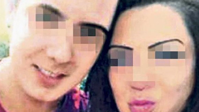 Akram na fotke so svojou sestrou Aliou