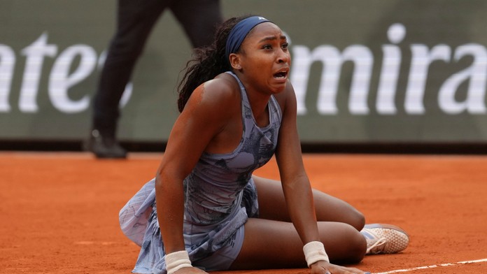 Roland Garros: Coco Gauffová oslavuje titul napriek neúspechu v prvom sete. Teší sa po tvrdom boji