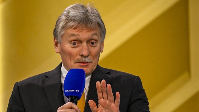 Kremeľ reaguje na slová Macrona o vyslaní vojakov: Povedie to k priamemu konfliktu medzi Ruskom a NATO