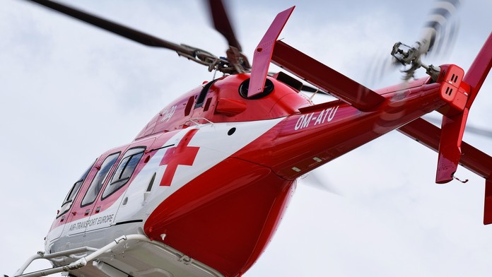 Záchranársky vrtuľník.