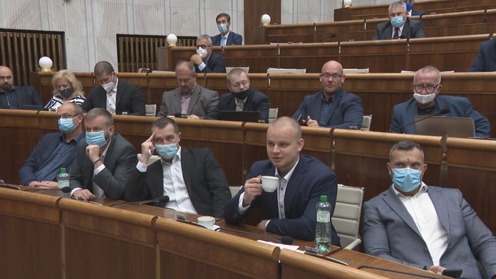 Nevedia si s nimi poradiť. 