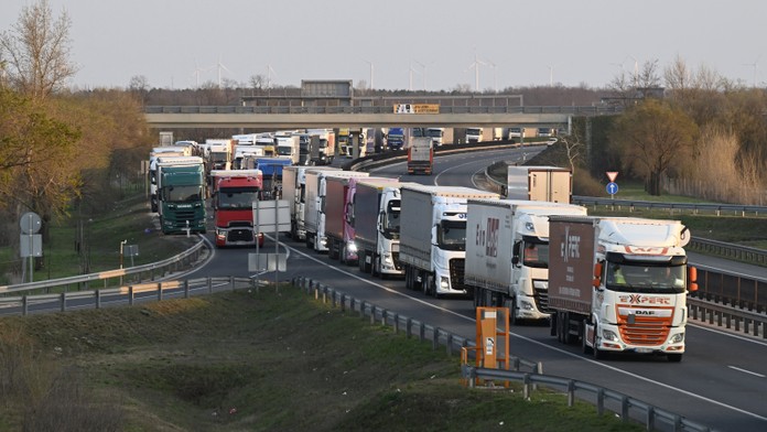 Kontroly na hraniciach (ilustračná snímka)