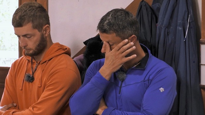 Zľava Ryan Graves, Nazem Kadri, Tyson Jost a J.T. Compher z Colorada oslavujú gól proti Nashvillu.